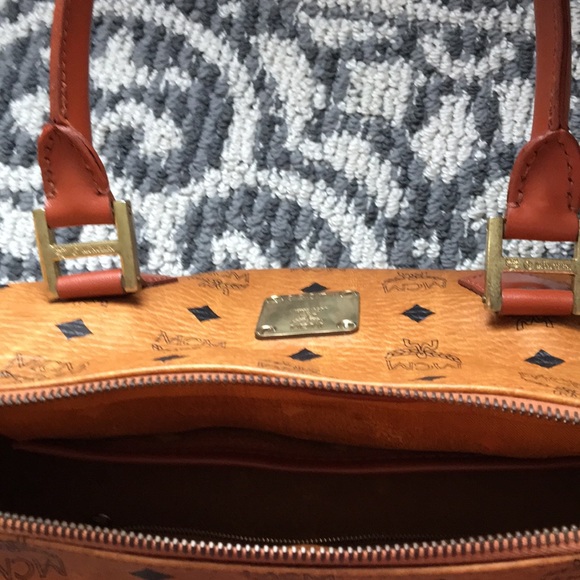 MCM boston 32 - Picture 7 of 11